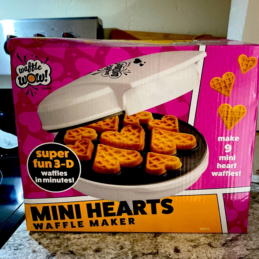 Waffle Wow! Mini Hearts Waffle Maker NWT